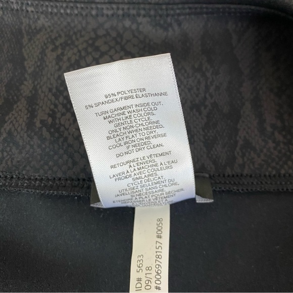 Express Black Snakeskin Print Ponte Knit Leggings Size L - Picture 7 of 7